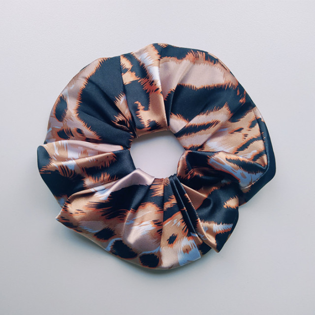 Скрънчи в различни цветове