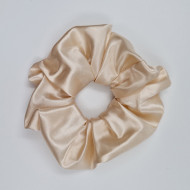 Скрънчи в светло бежов цвят
