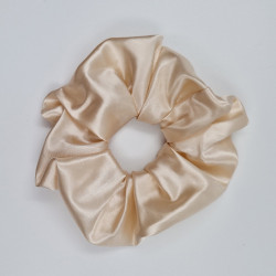 Скрънчи в светло бежов цвят