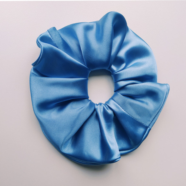 Скрънчи в светло син цвят