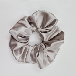 Скрънчи в светло сив цвят
