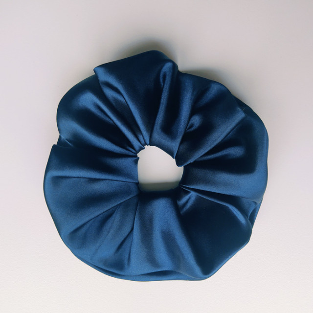 Скрънчи в тъмно син цвят