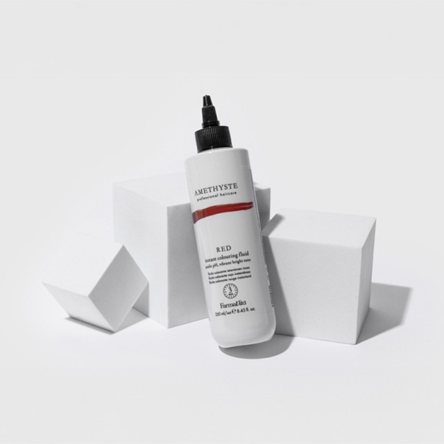 Оцветяващ флуид в червен цвят Farmavita Amethyste Instant Color Fluid Red 250ml