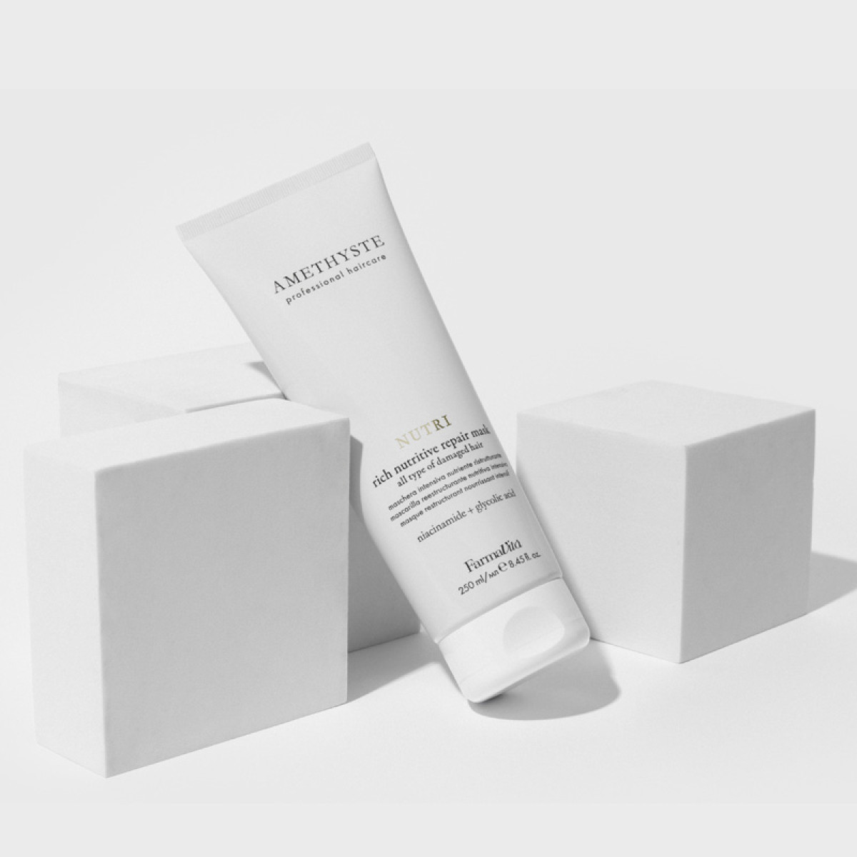 Възстановяваща маска за увредена и изтощена коса Farmavita Amethyste Nutri Rich Nutritive Repair Mask 250ml