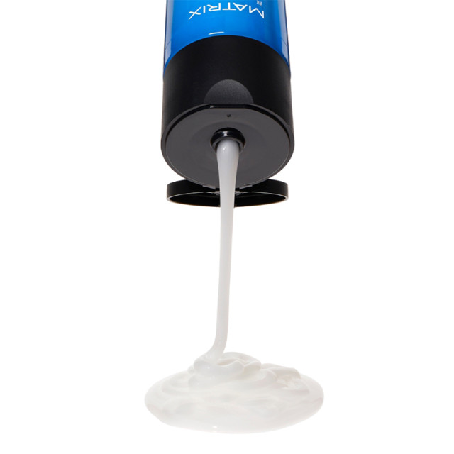 Хидратиращ шампоан с глицерин за суха коса Matrix Total Results Moisture Me Rich Shampoo 300ml